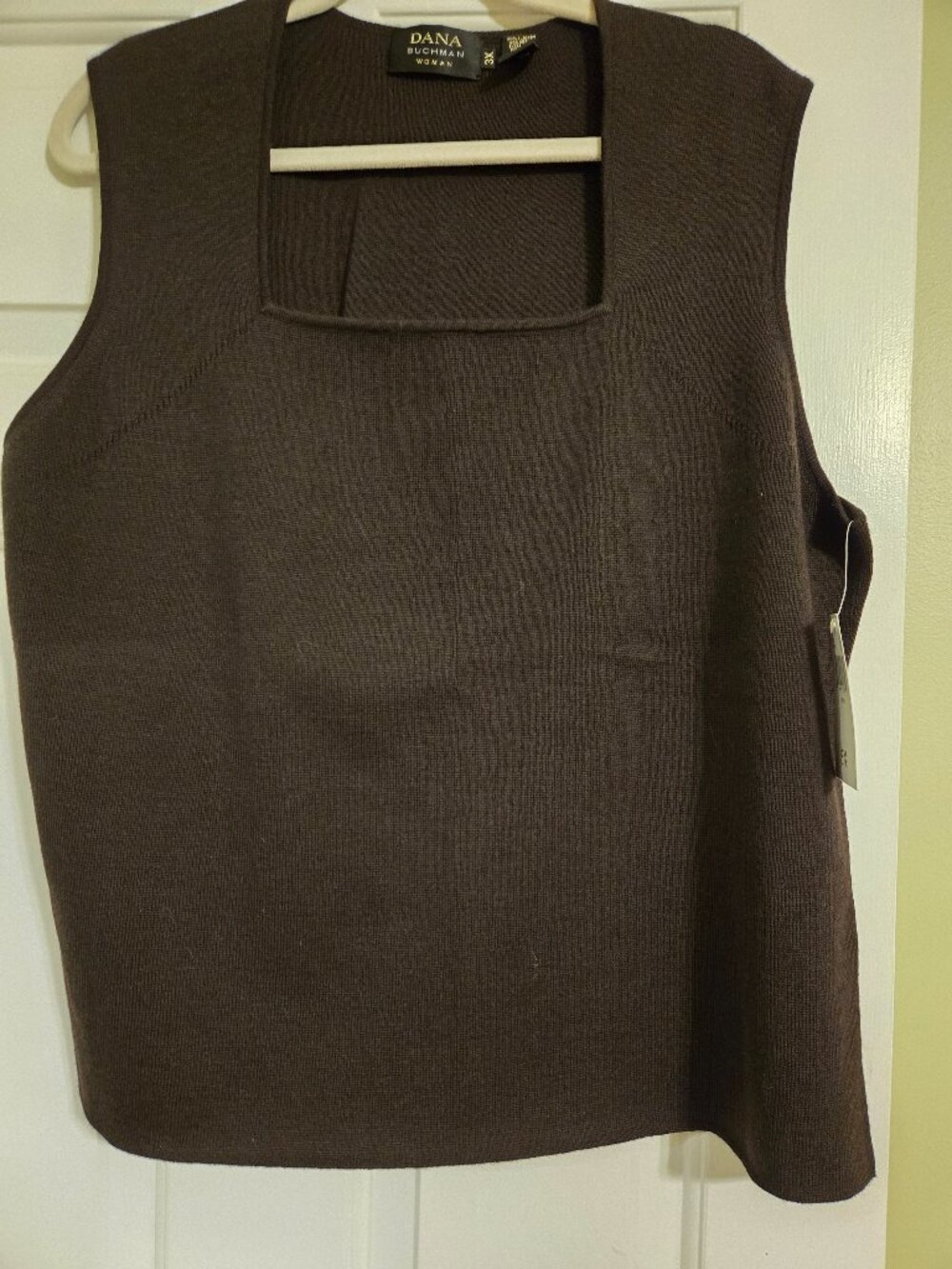 Dana Buchman black label coffee square neck tank sweater